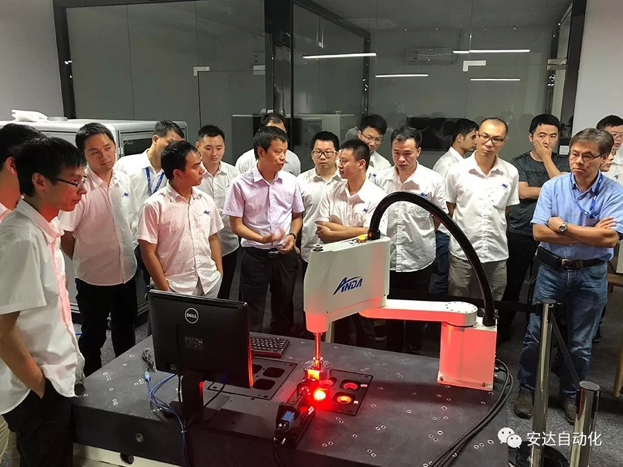 新品发布会 | 28圈中国发布多款机械手，聚焦智能制造产业