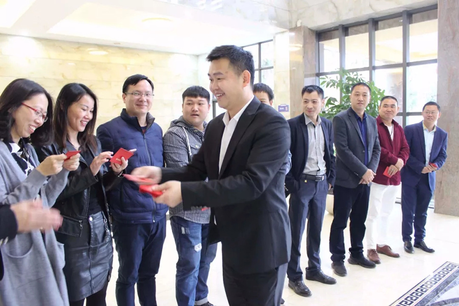 2019 | 28圈中国自动化恭祝您“猪”事顺利，开年大吉！